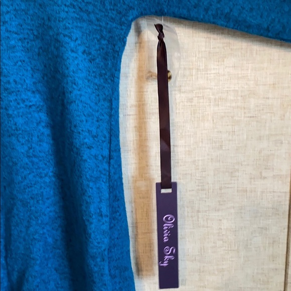 Sweater - Picture 4 of 4